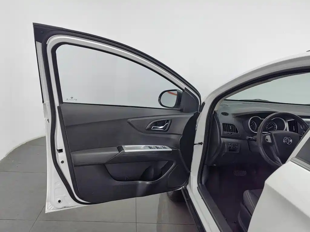Dongfeng Aeolus Dongfeng Fengshen AX3 2016 2016 1.5L Automatic Trendy Cool Edition
