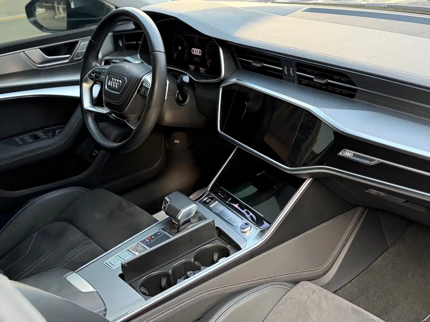 Audi A7L 2024 45 TFSI Luxury фото 7