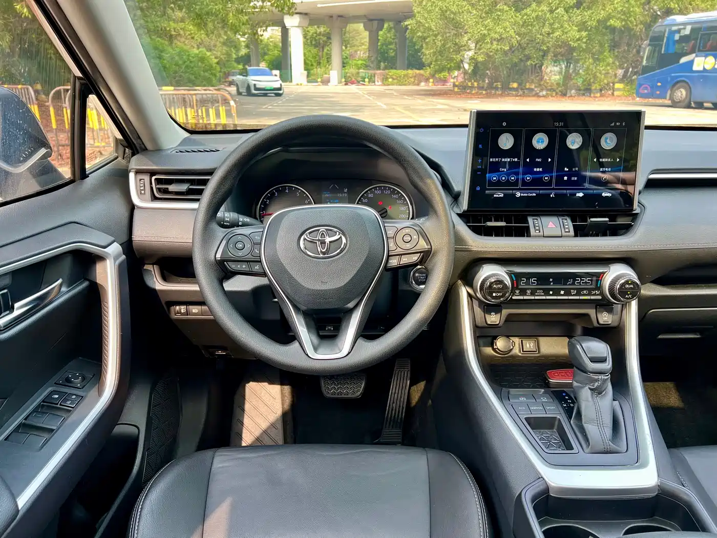 Toyota Wildlander 2020 2.0L CVT 2WD Luxury Edition фото 13