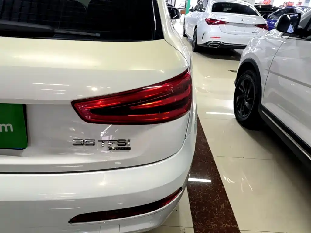 Фото 8 - Audi Q3