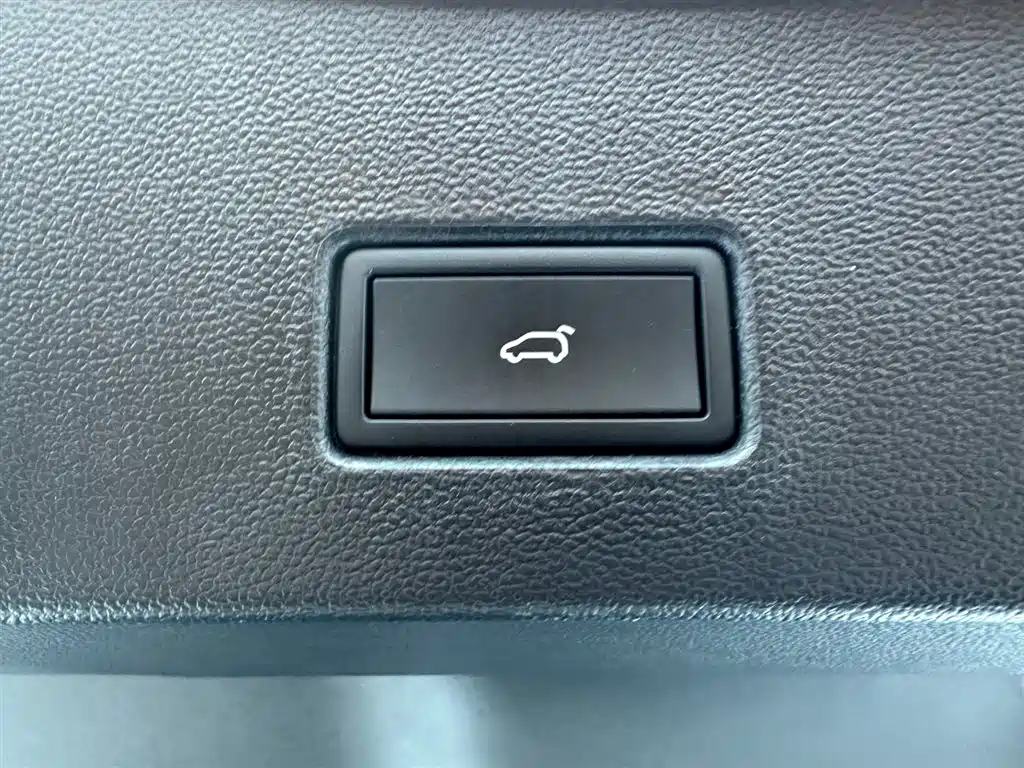 VOLKSWAGEN T ROC EXPLORING SONGS