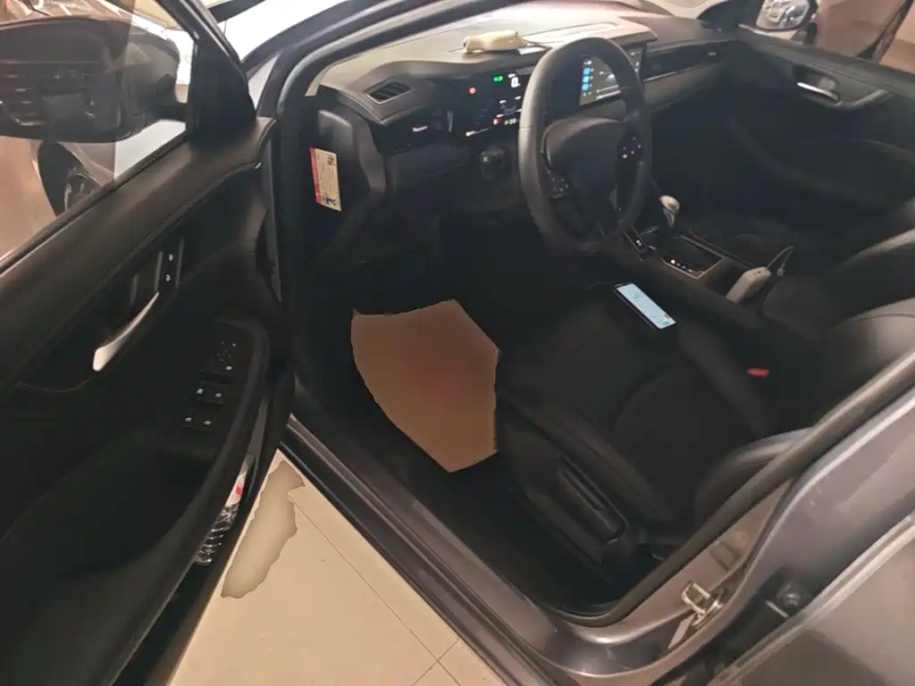 Roewe i5 2025 2023 1.5L CVT Luxury Edition