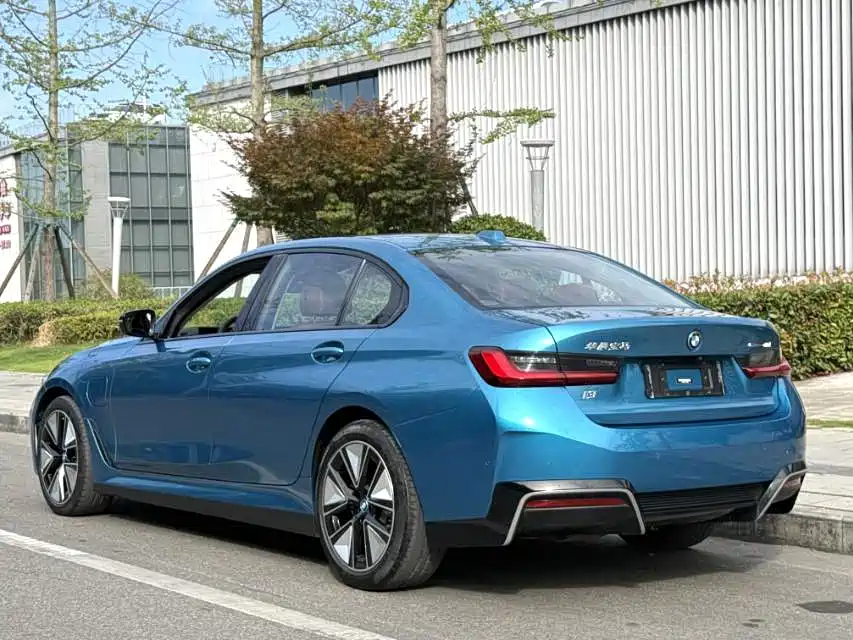 Фото 8 - BMW i3