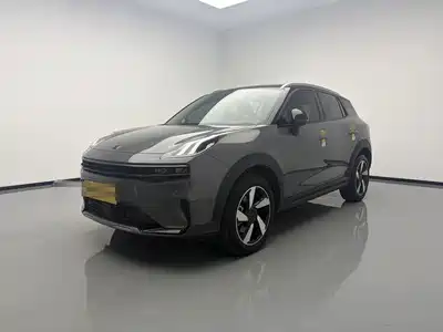 Lynk & Co 06