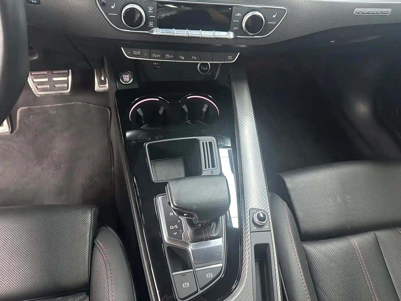 Фото 8 - Audi A4L
