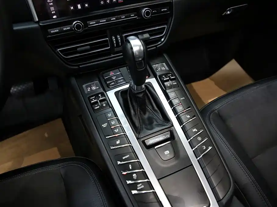 Porsche Macan 2018 Macan 2.0T фото 12