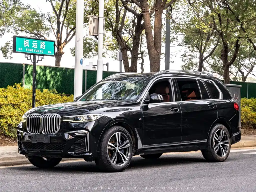 Фото 1 - BMW X7