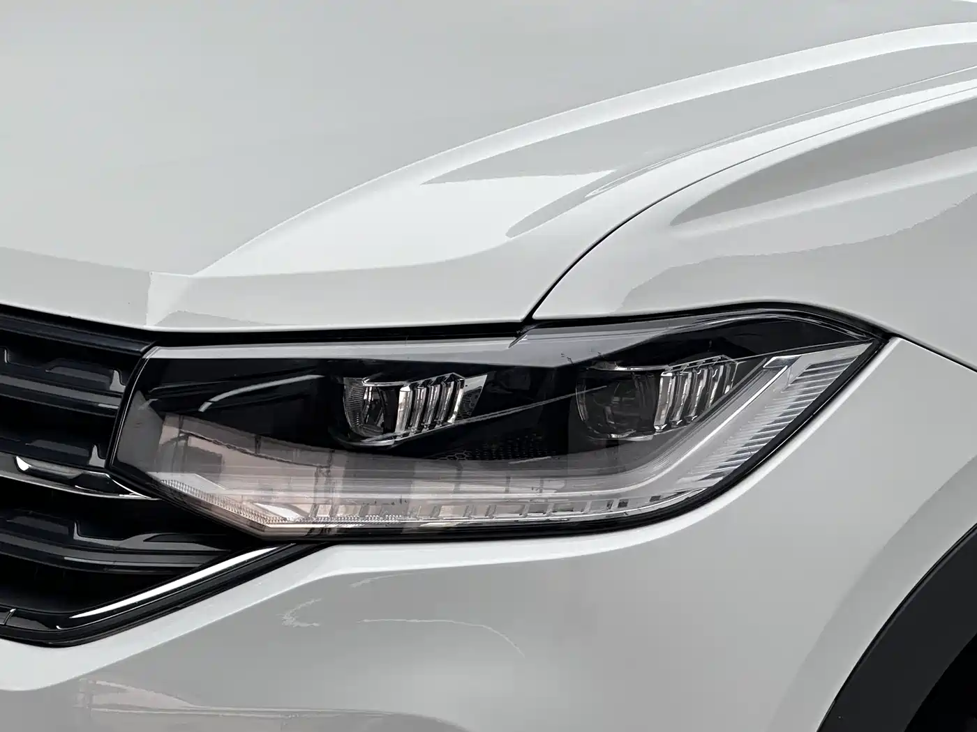 VOLKSWAGEN EXPLORING THE SHADOW