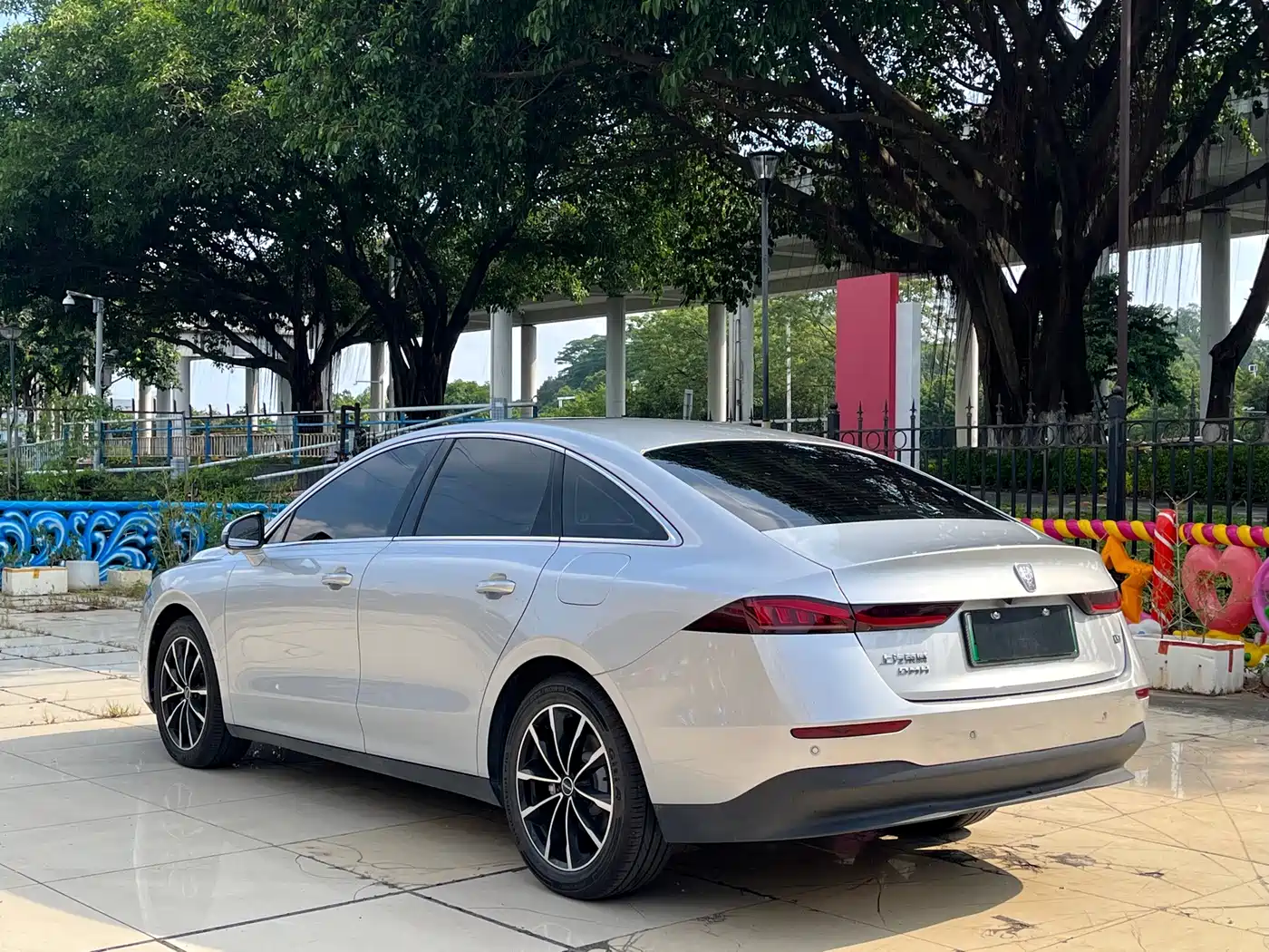Roewe D7 2025 2025 DMH 125km World Champion Excellence Edition