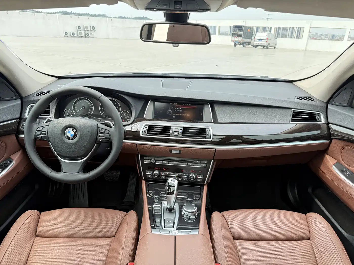 BMW 5 Series GT 2014 535i xDrive фото 12