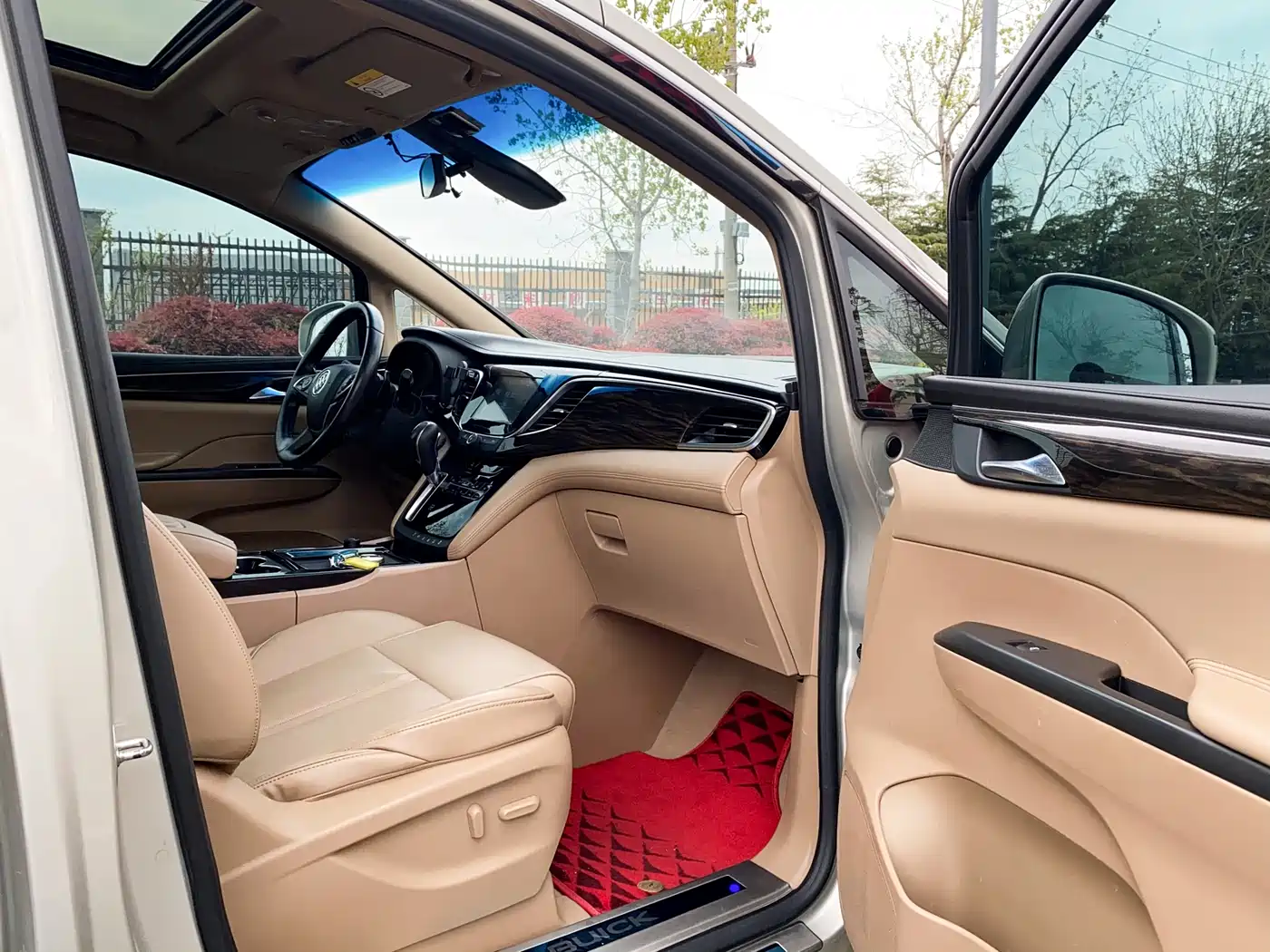 Buick GL8 2017 ES 28T Luxury China V фото 28