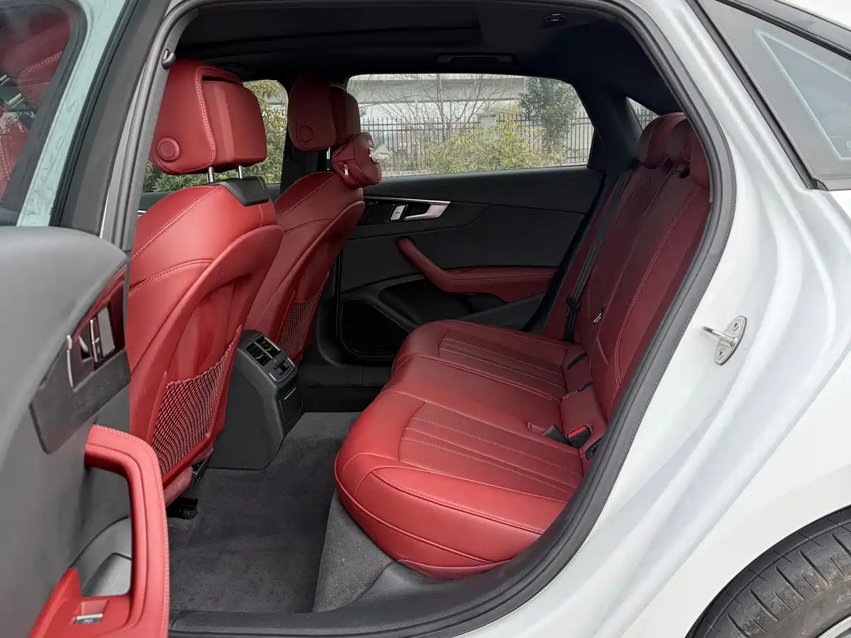 Audi A4L 2025 2024 40 TFSI Luxury Dynamic
