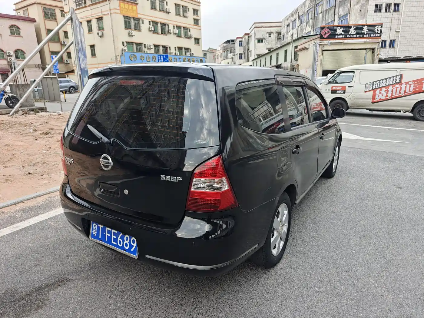 Nissan Livina 2006 Model 1.8L Automatic Comfort фото 9