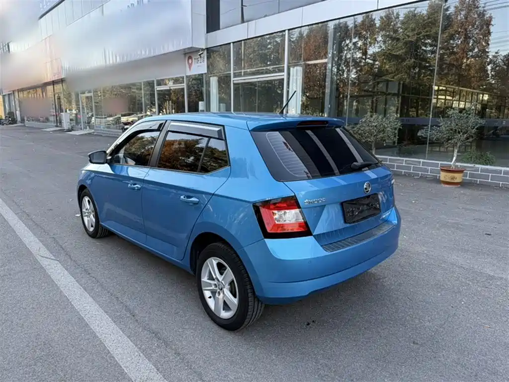Škoda Fabia 2017 1.4L Auto Forward Edition фото 25