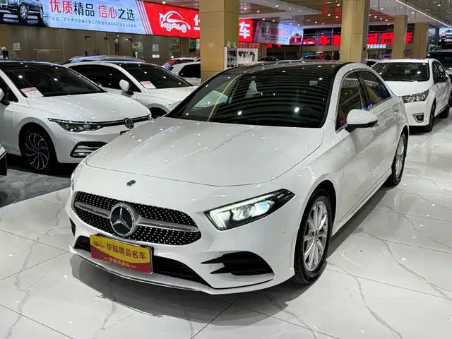 Mercedes-Benz A A 200 L, Спорт-седан Стиль