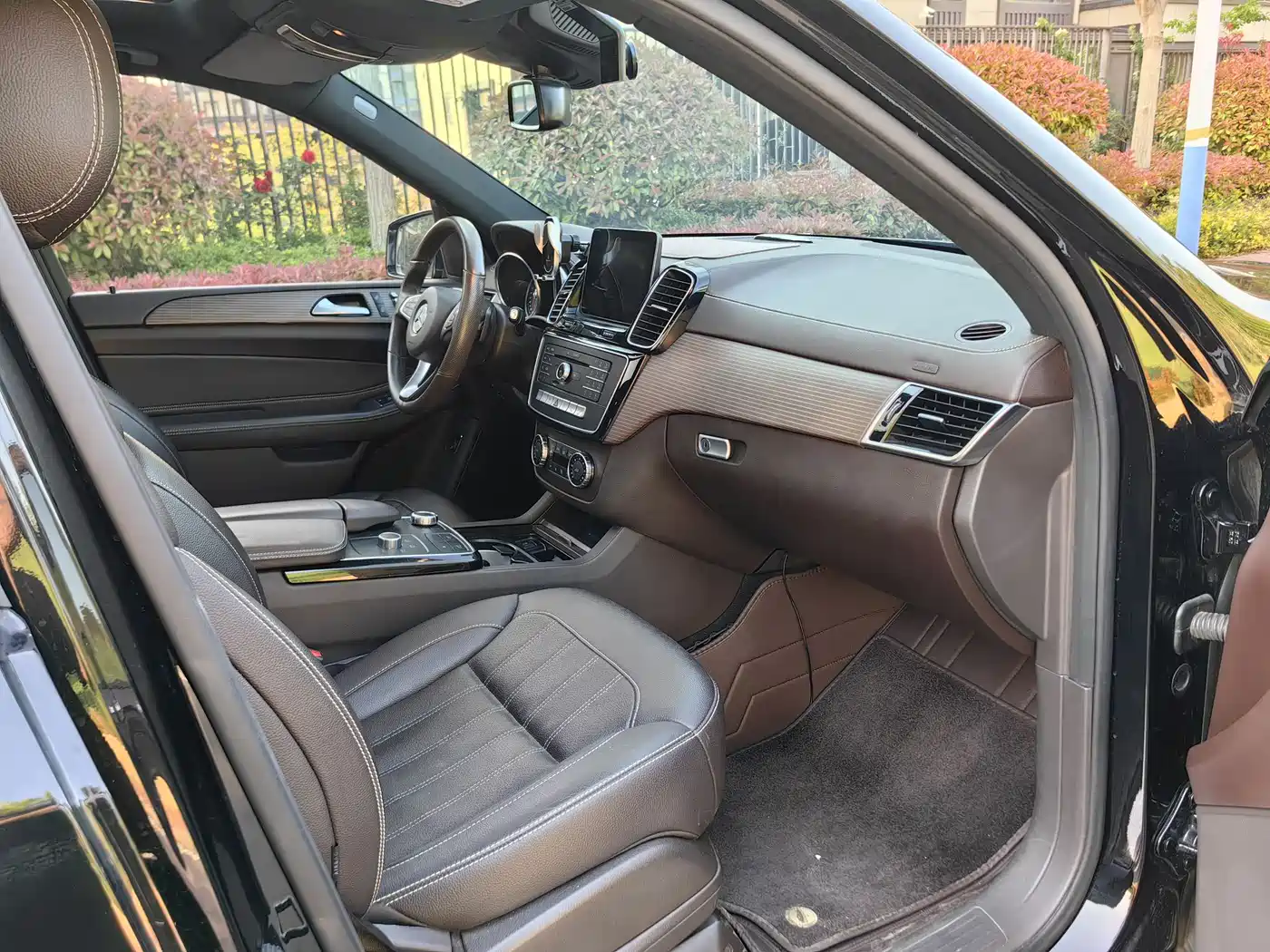 Mercedes-Benz GLE 2019 GLE 400 4MATIC Collector's Edition фото 27