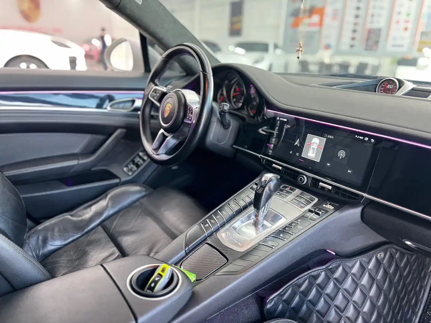 Porsche Panamera 2014 Panamera 4 3.0T фото 9