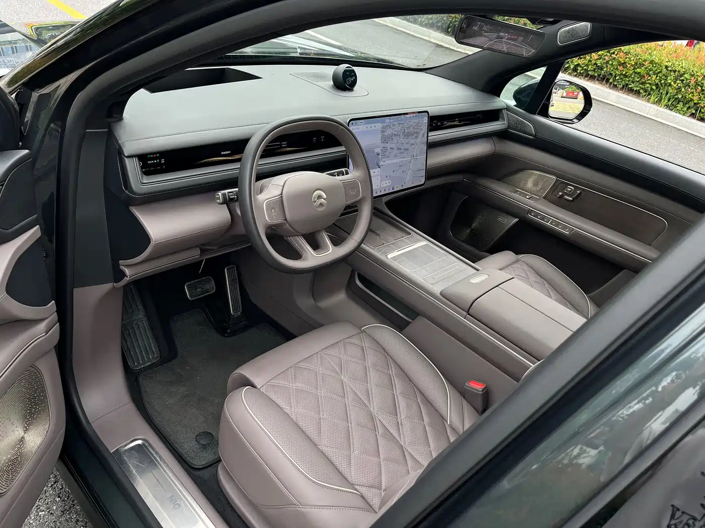 NIO ES8 2025 2025 Model 6-Seat Executive Luxury Edition