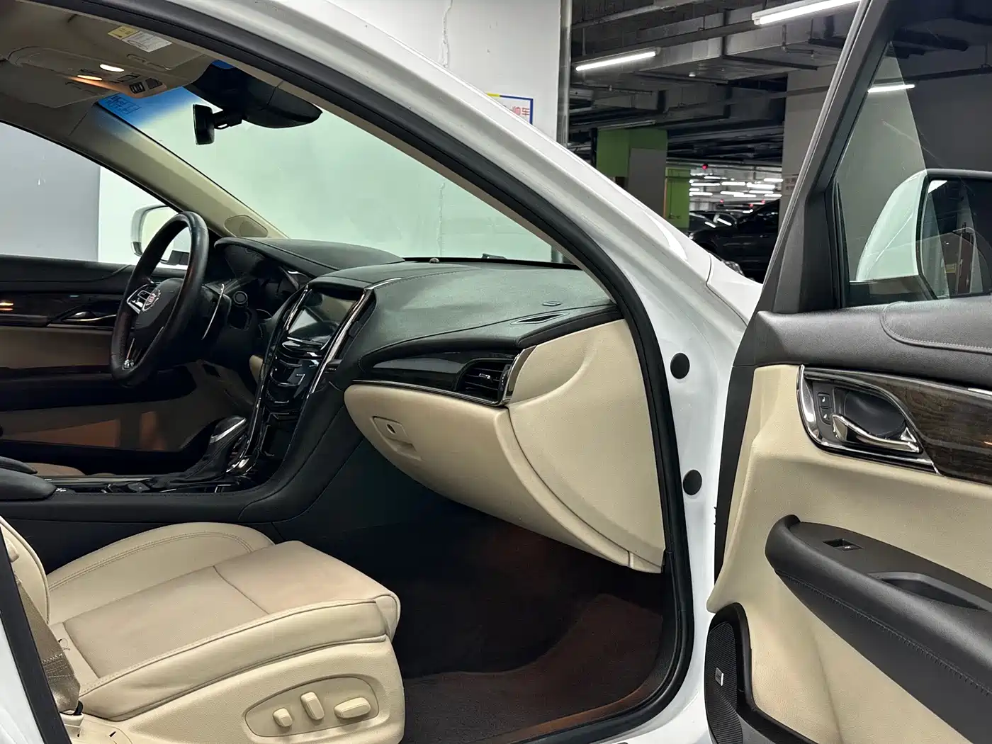 Cadillac ATS-L 2015 2014 28T Leading Model