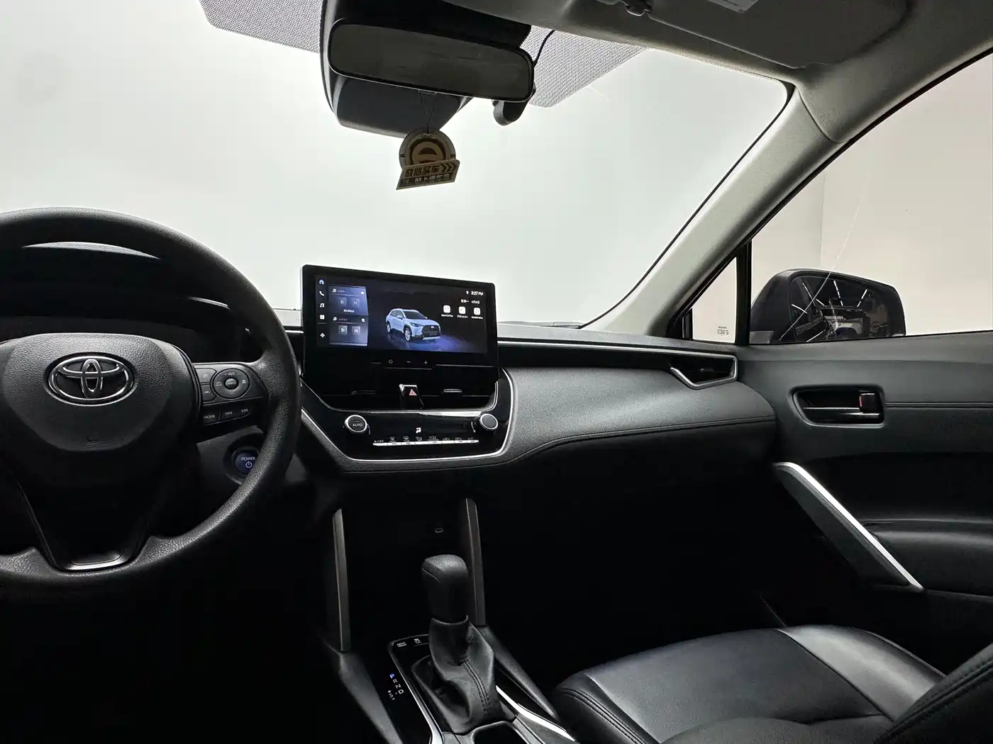 Toyota Corolla Cross 2023 Hybrid 2.0L Pioneer Edition фото 15