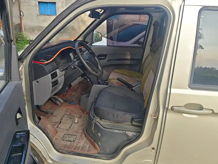 Wuling Motors Wuling Zhiguang 2016 2015 1.2L S Standard LSI