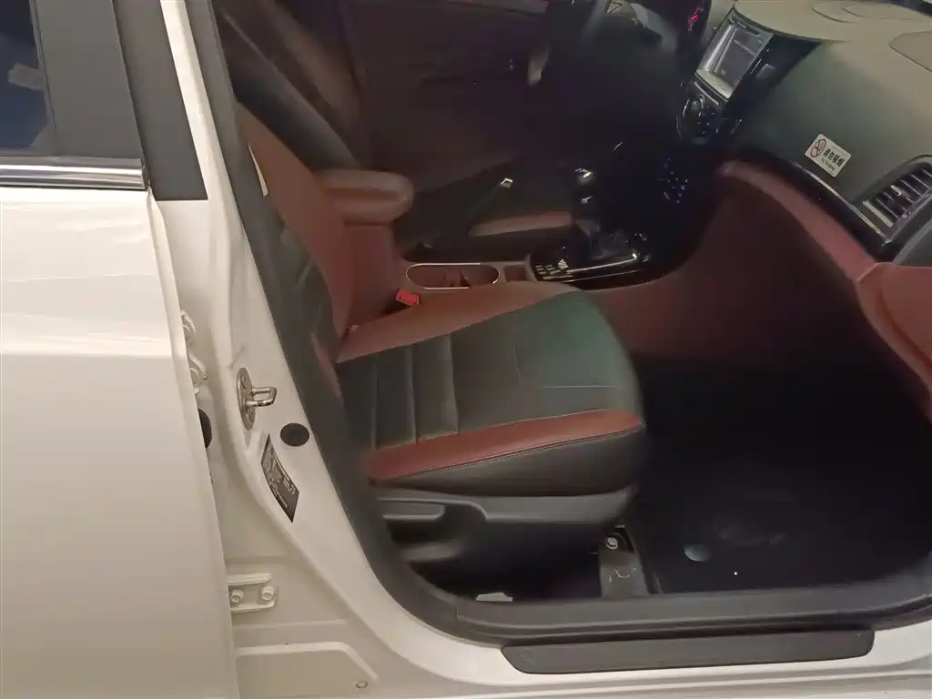BYD Surui 2016 1.5L Manual Elite фото 25