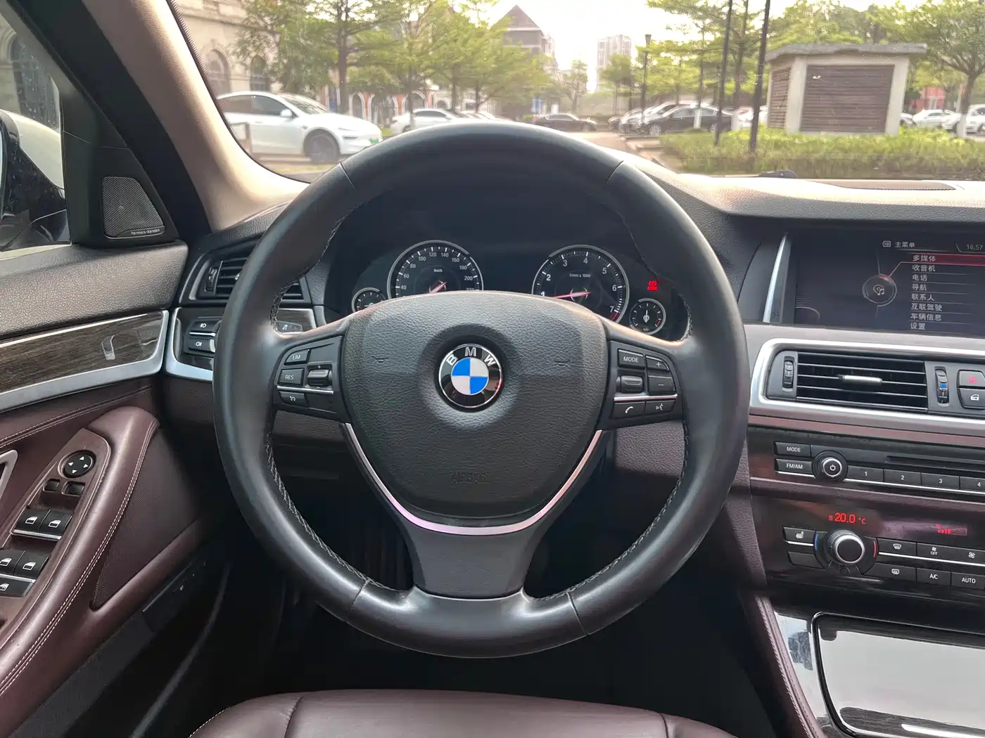 BMW 5 Series 2017 525Li Luxury Design Package фото 17