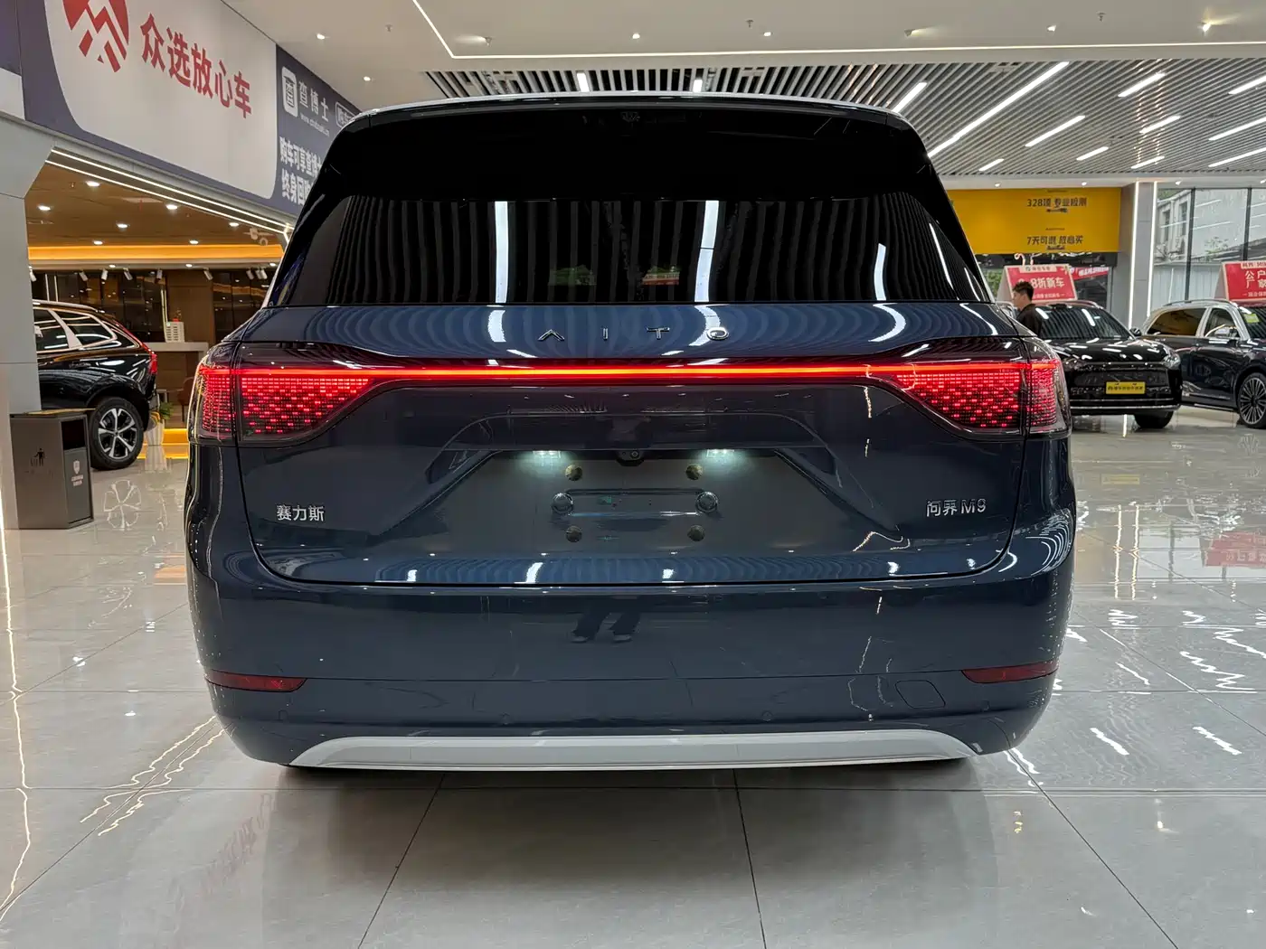 AITO Wenjie AITO M9 2024 Range Extender Ultra 52kWh 6-seater фото 9