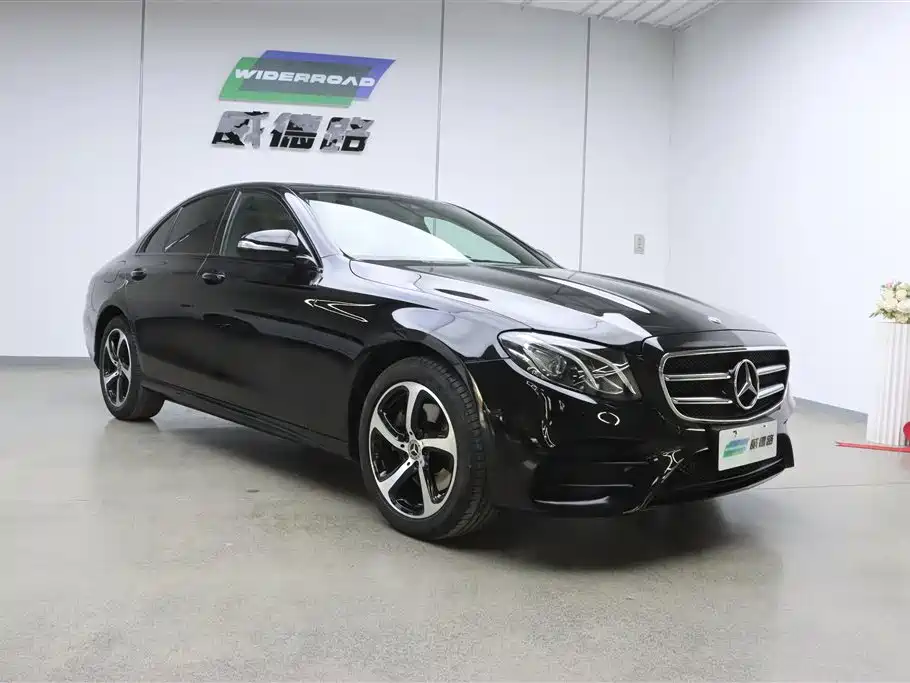 Mercedes-Benz E-Class 2017 Facelift E 200 Sport 4MATIC фото 3