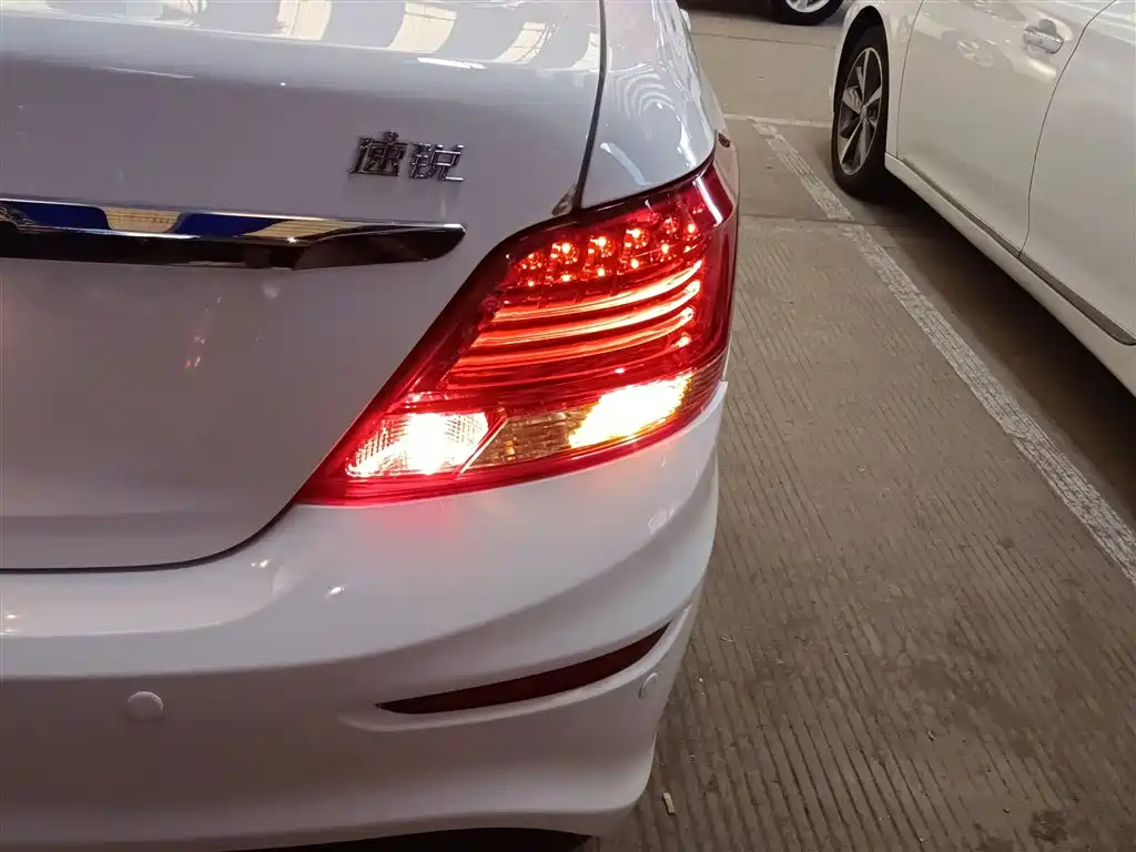 BYD Surui 2016 1.5L Manual Elite фото 8