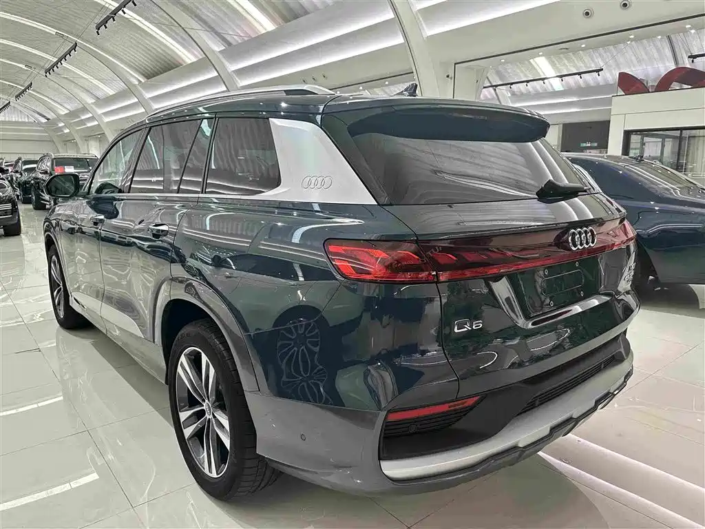 Audi Q6 2023 2023 45 TFSI quattro Uniform Cloud Yulin Package