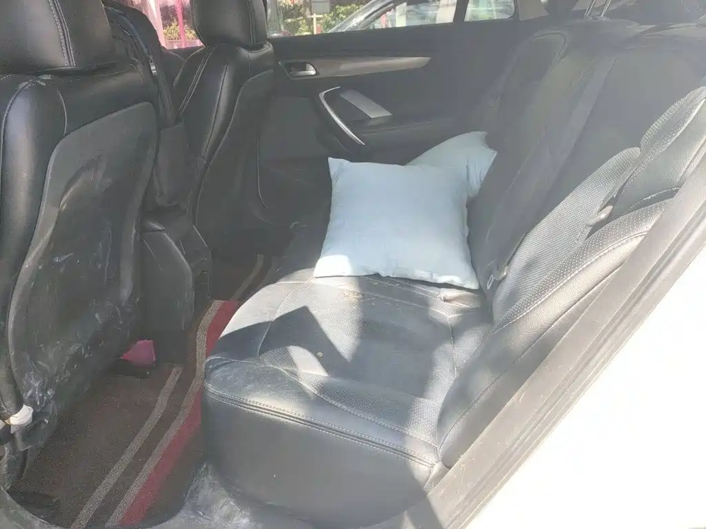 DS 5LS 2014 2014 1.8L Automatic Comfort VTi140