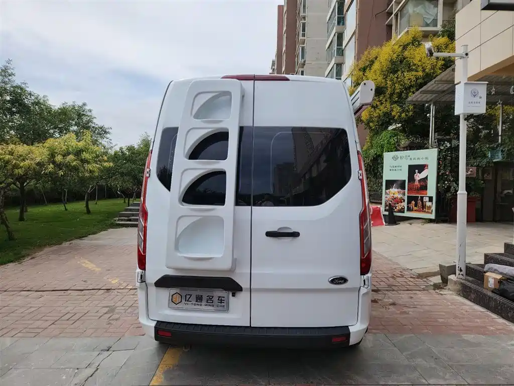 Фото 20 - Ford Transit