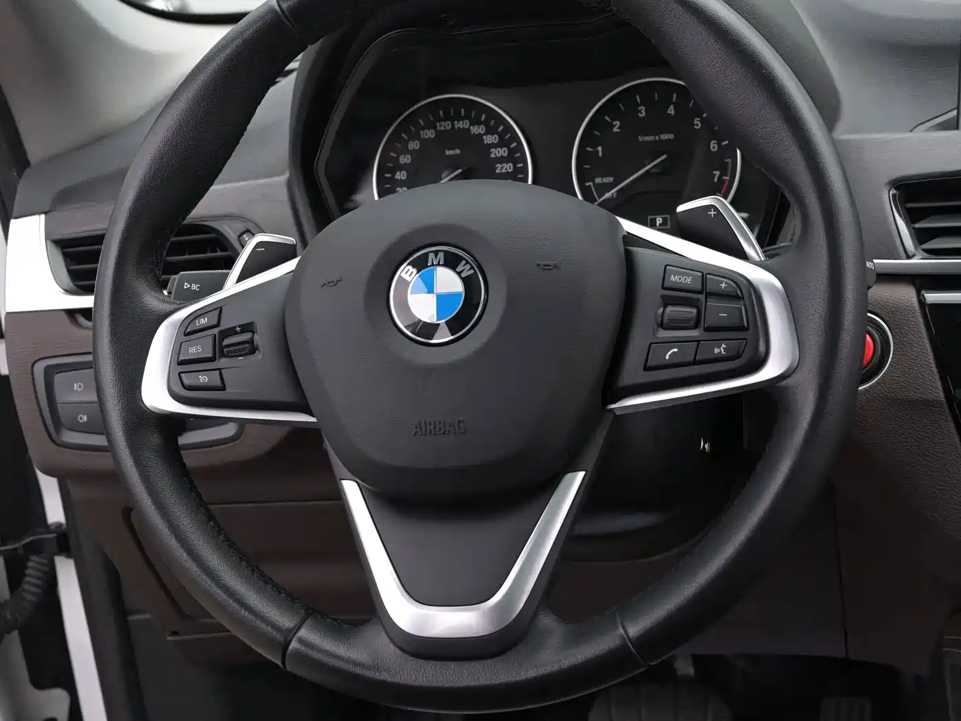 Фото 12 - BMW X1