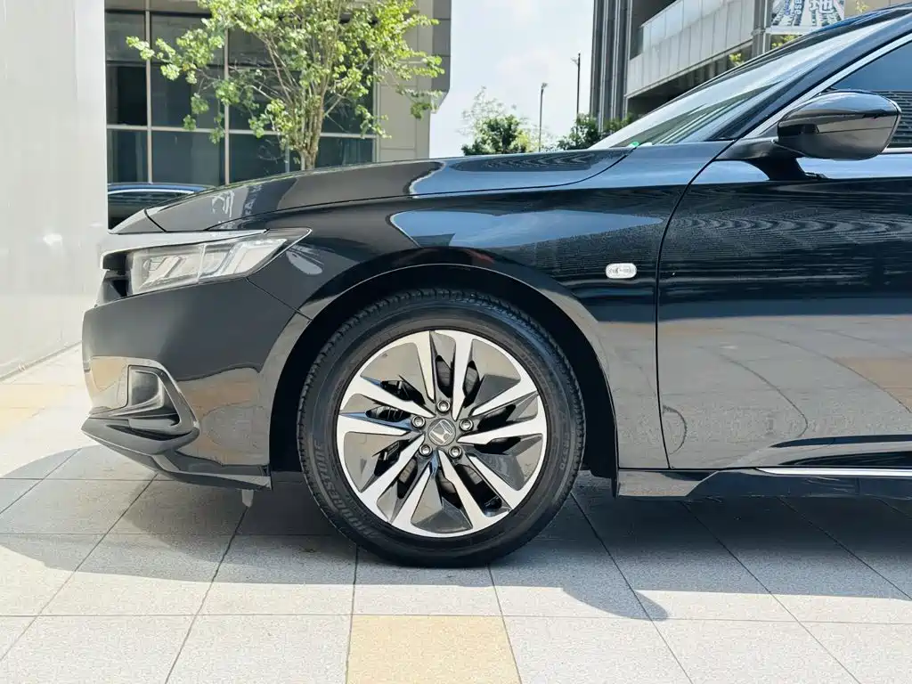 Photo 21 - Honda Accord