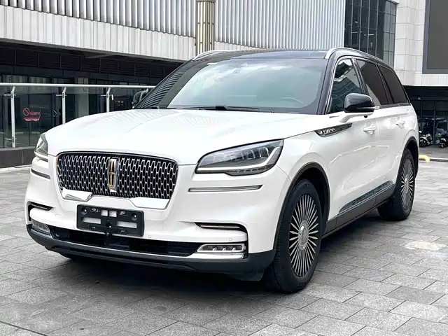 Lincoln Aviator 3.0T V6, Полный привод, Представительская