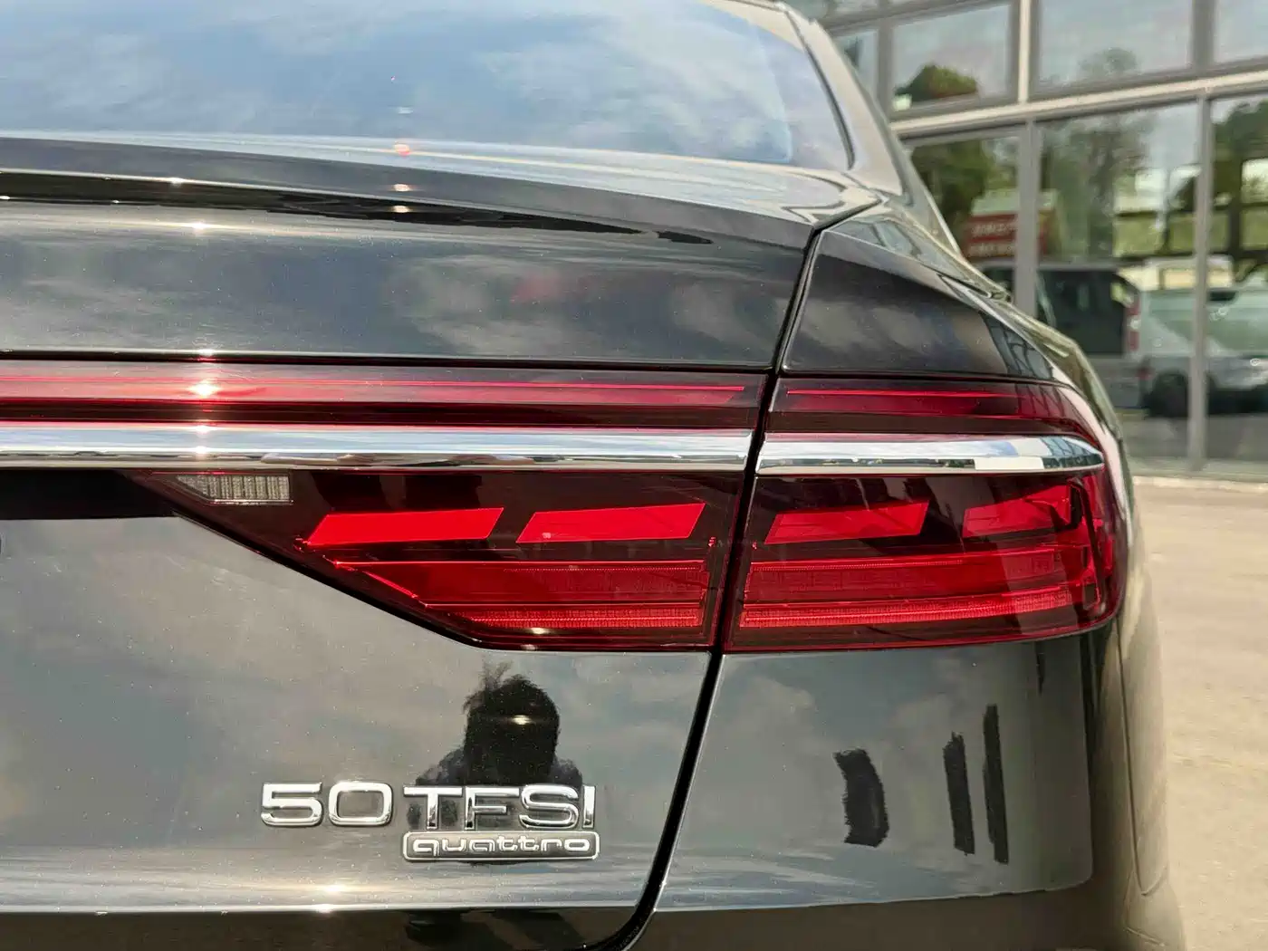 Audi A8 2023 A8L 45 TFSI quattro Luxury фото 13