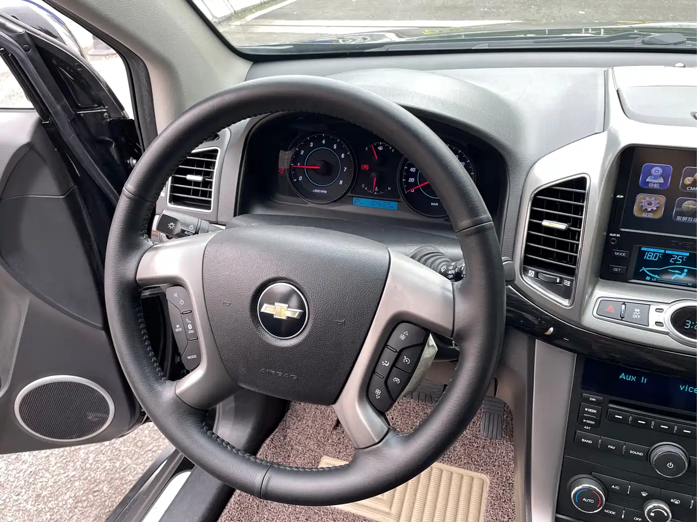 Chevrolet Captiva 2014 2.4L 4WD Flagship 7-seater фото 8
