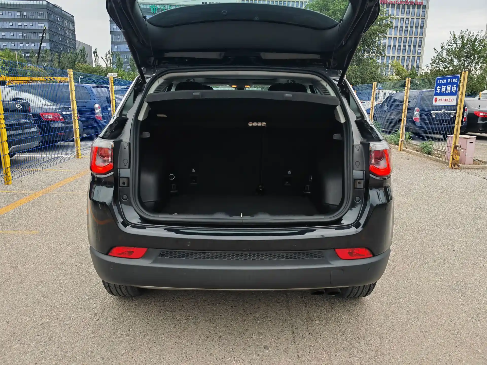 Фото 15 - Jeep Compass