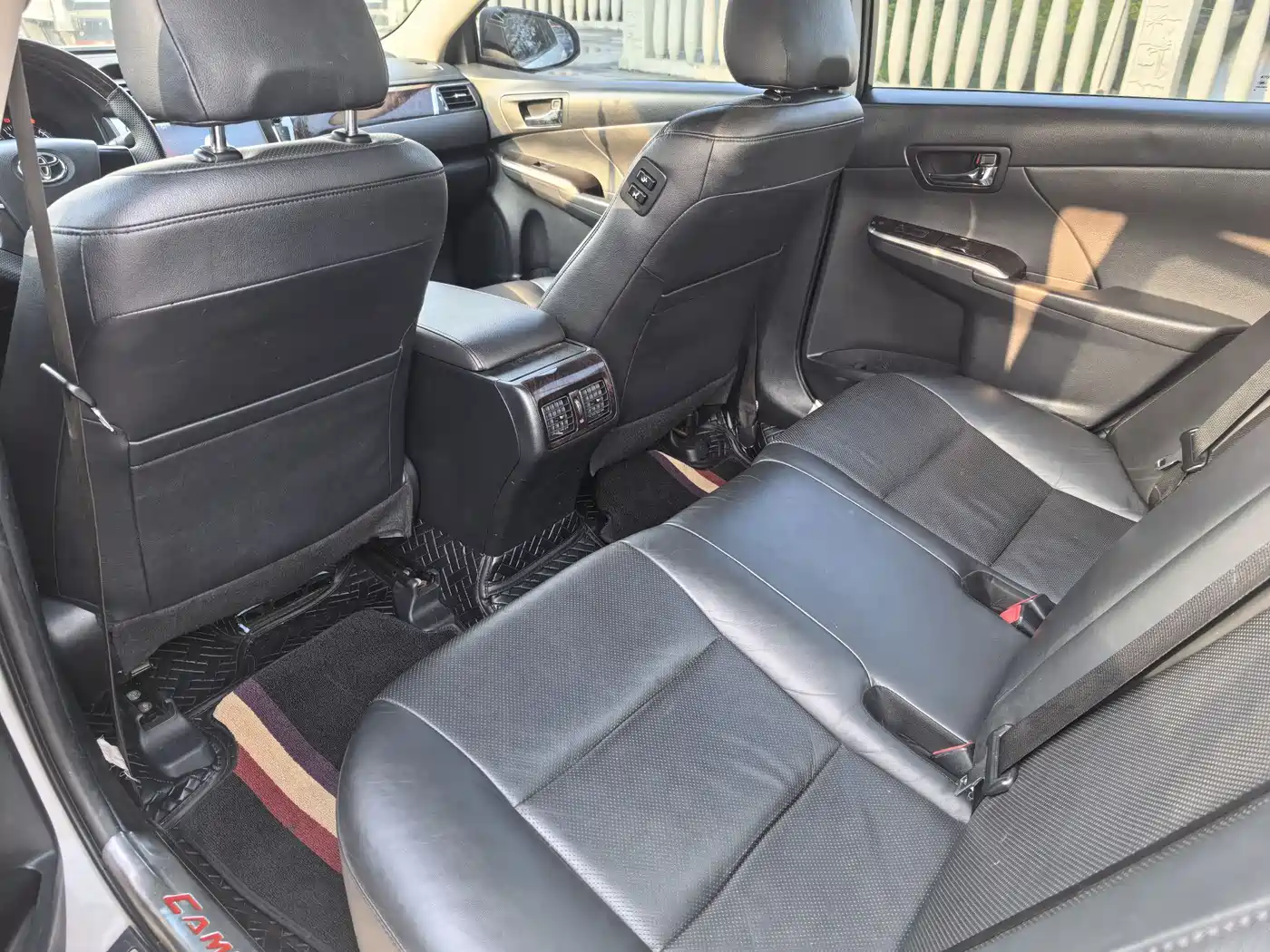 Toyota Camry 2015 2.0G Leading Edition фото 5