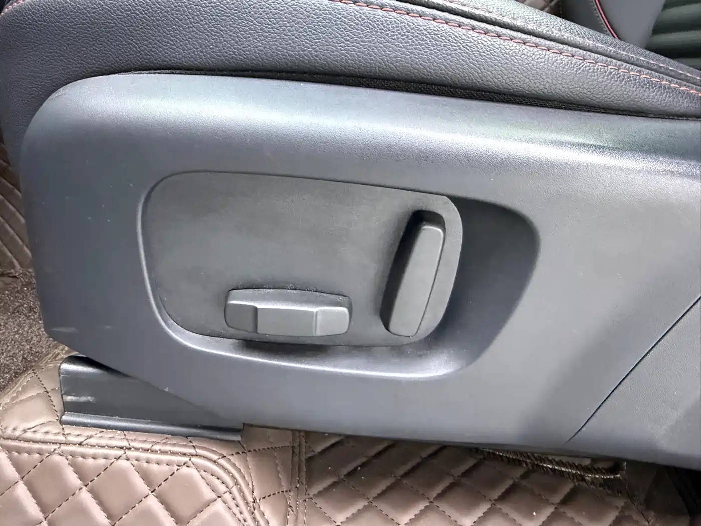 Land Rover Discovery Sport 2022 Model 249PS R-Dynamic S Performance Edition 5-Seater фото 15