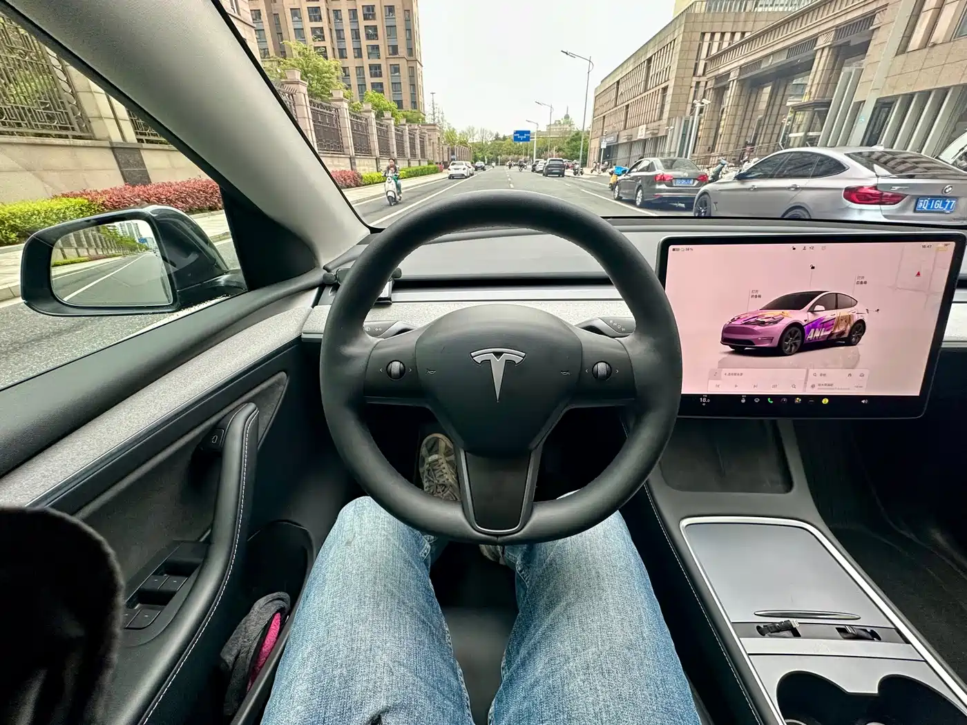 TESLA MODEL Y