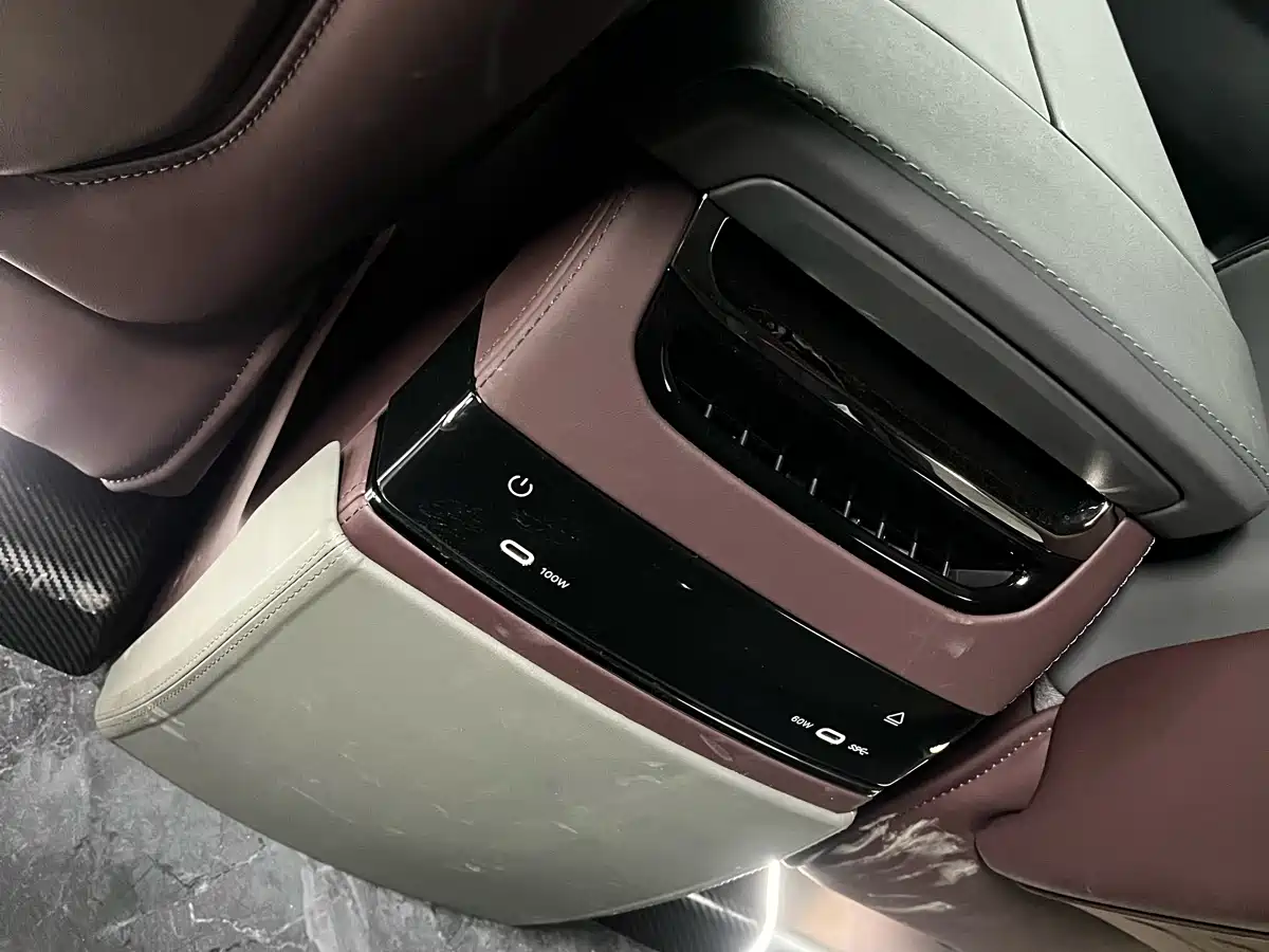 ZEEKR EXTREME KRYPTON 009