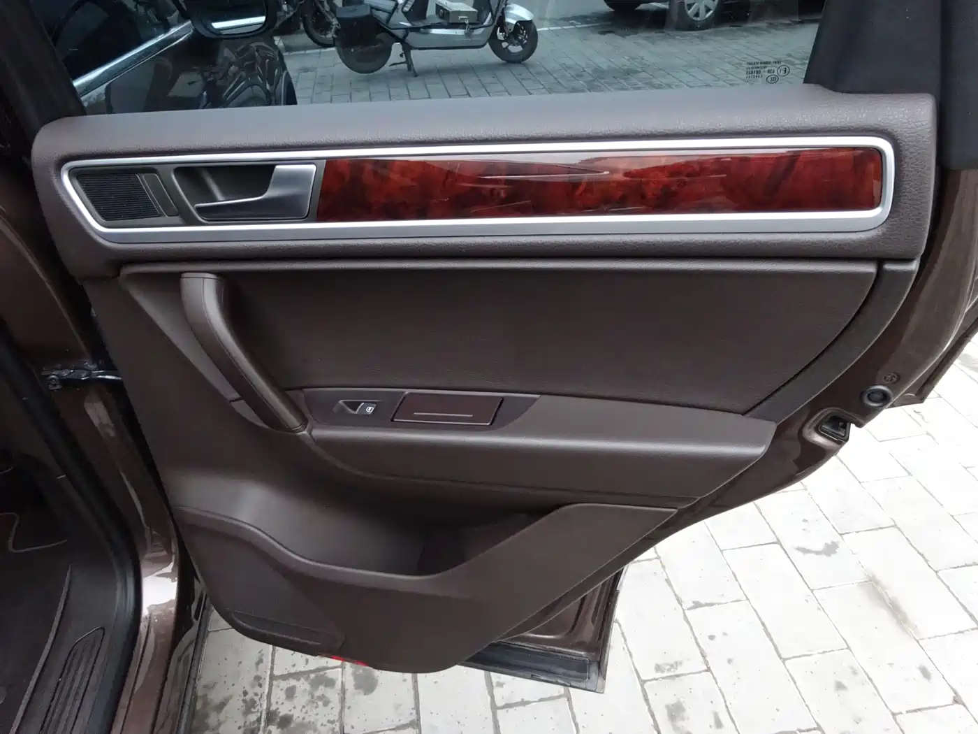 Volkswagen Touareg 2011 3.0TSI Standard фото 28
