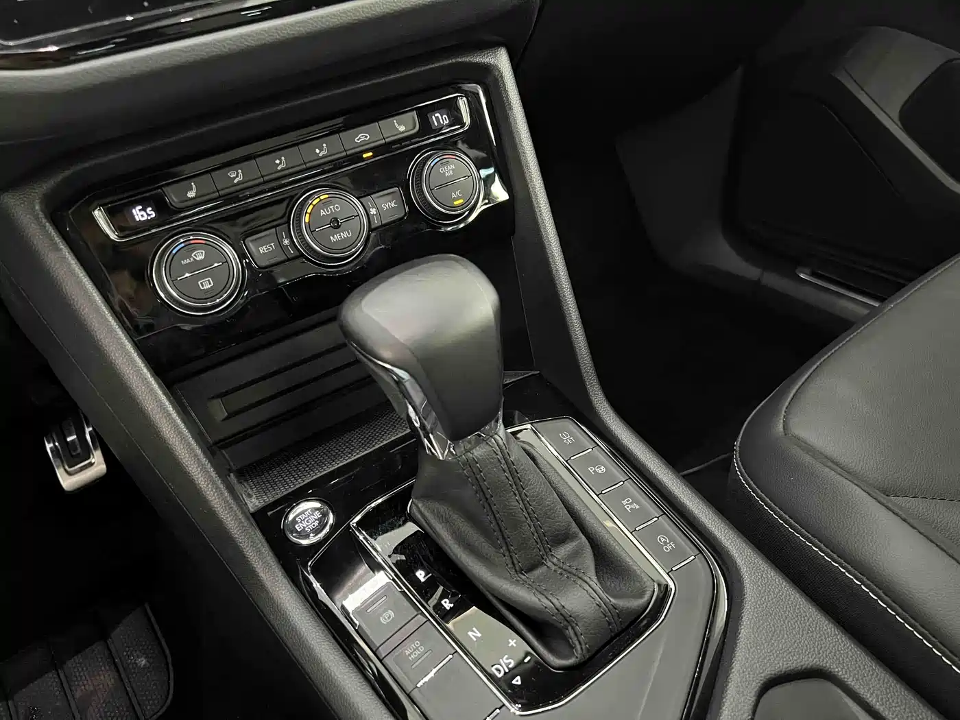 Volkswagen Tiguan L 2021 330TSI Automatic 2WD R-Line Premium фото 16