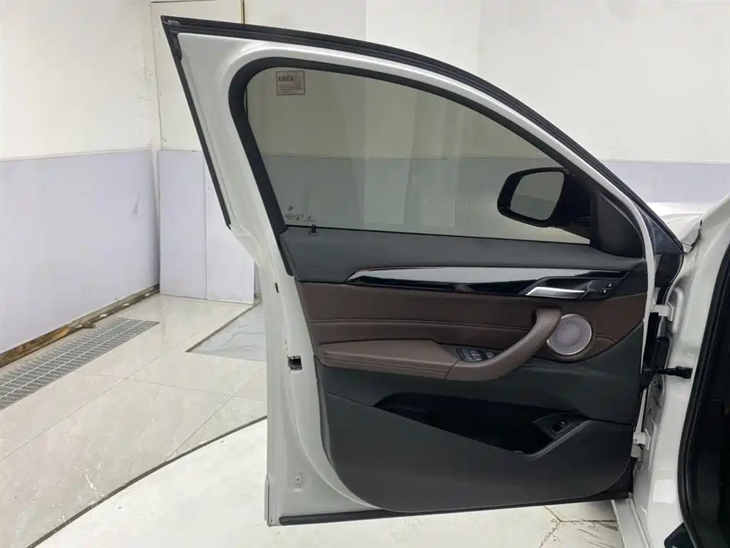 BMW X2 2024 2023 sDrive25i M Sport Shadow Edition