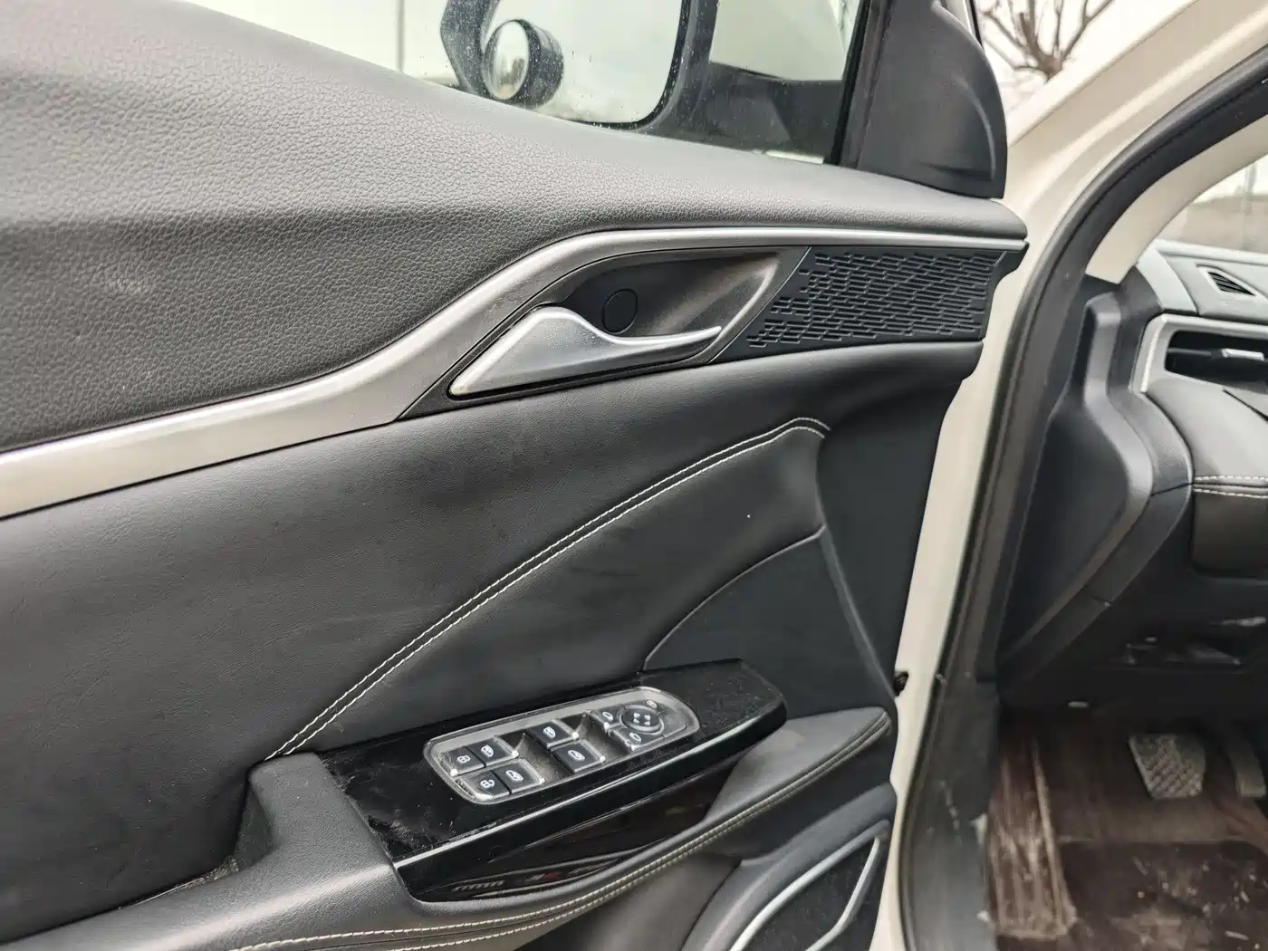 NEZHA AUTOMOBILE NEZHA U