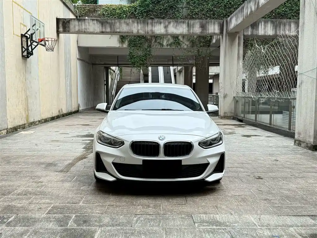 BMW 1-SERIES