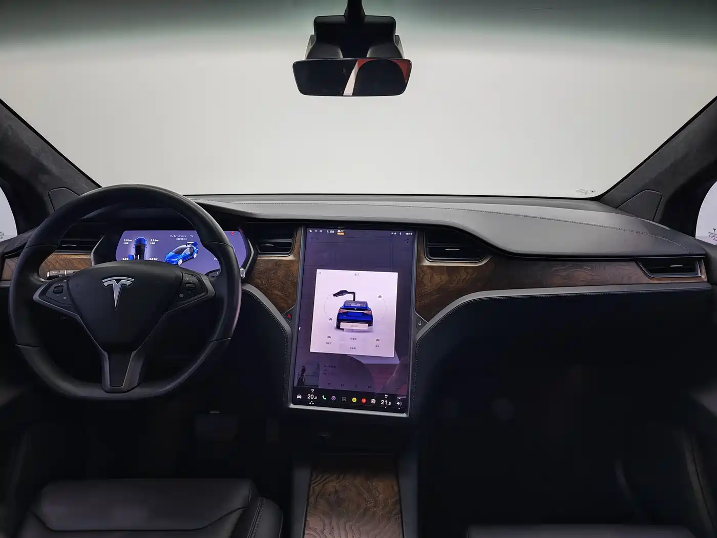 TESLA MODEL X