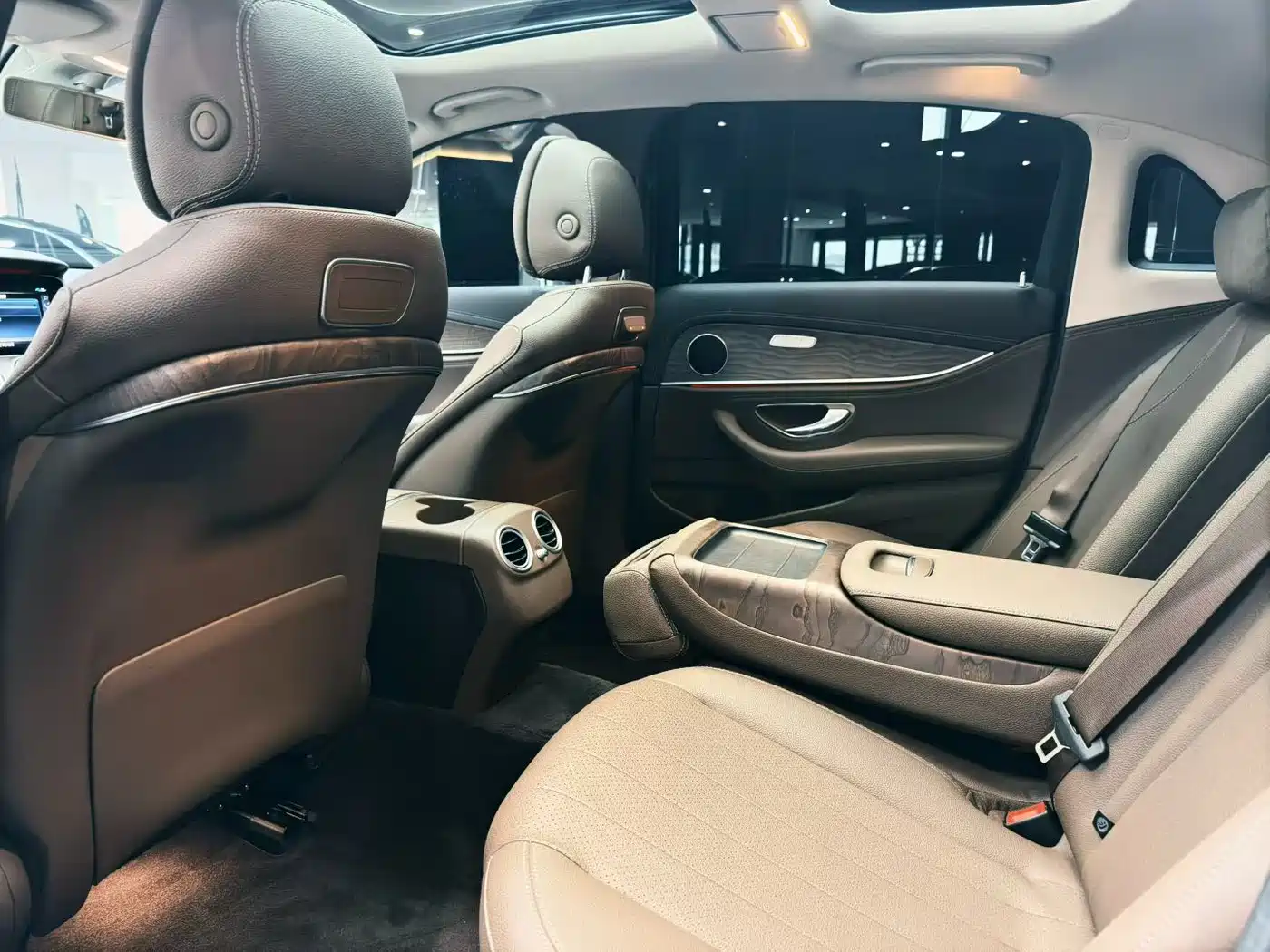 Mercedes-Benz E-Class 2020 Facelift E 300 L Fashion фото 6